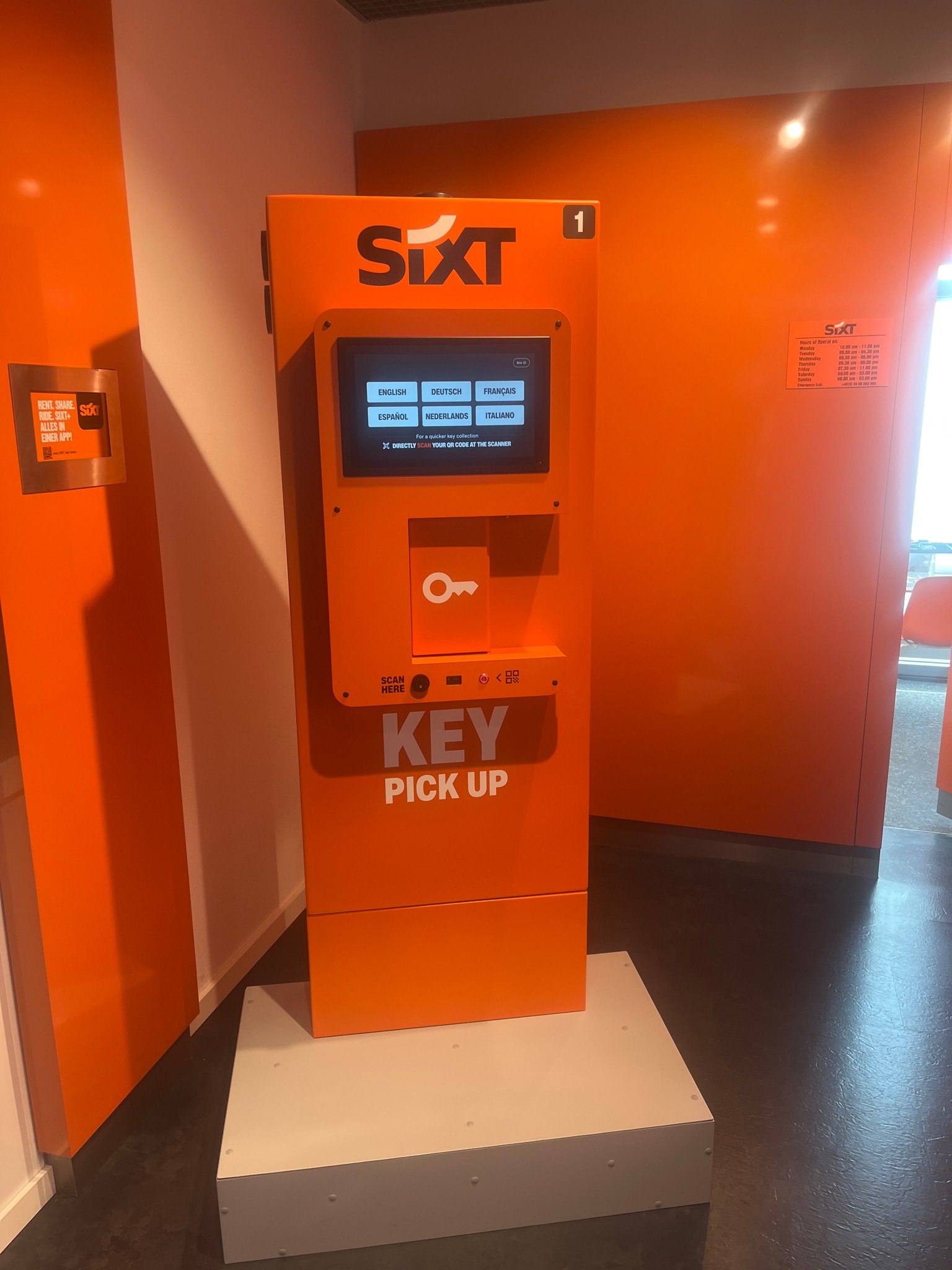 SIXT Autovermietung Weeze/Niederrhein Flughafen, Flughafen-Ring 1 in Weeze