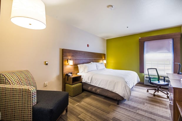 Images Holiday Inn Express & Suites Columbus by IHG