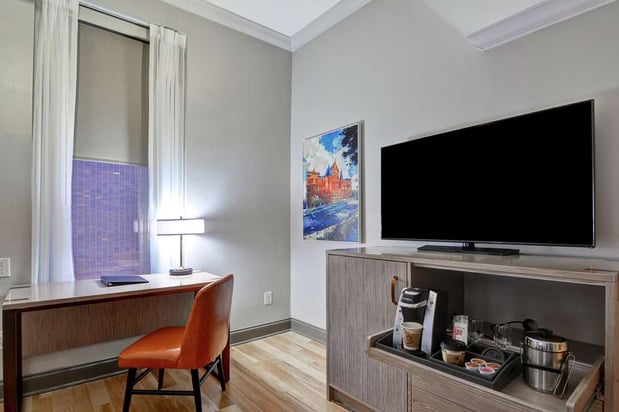 Images The Cincinnatian Hotel, Curio Collection by Hilton