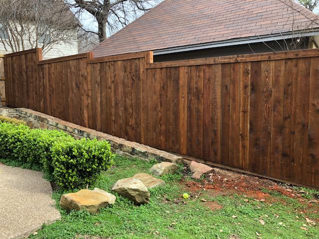 Cedar natural fence for Austin homeowners