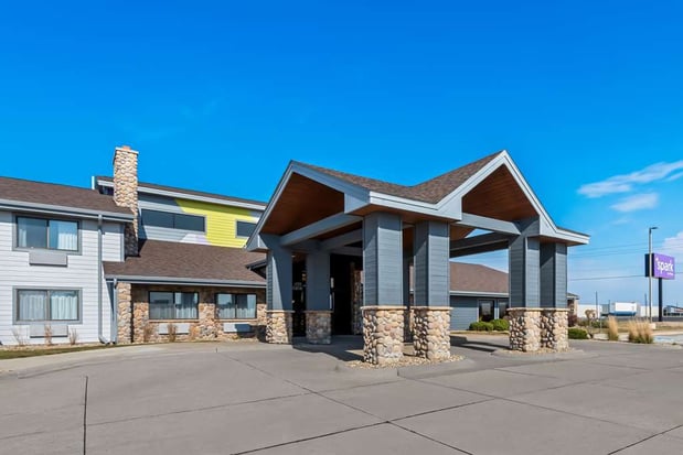 Images Spark by Hilton Cedar Falls