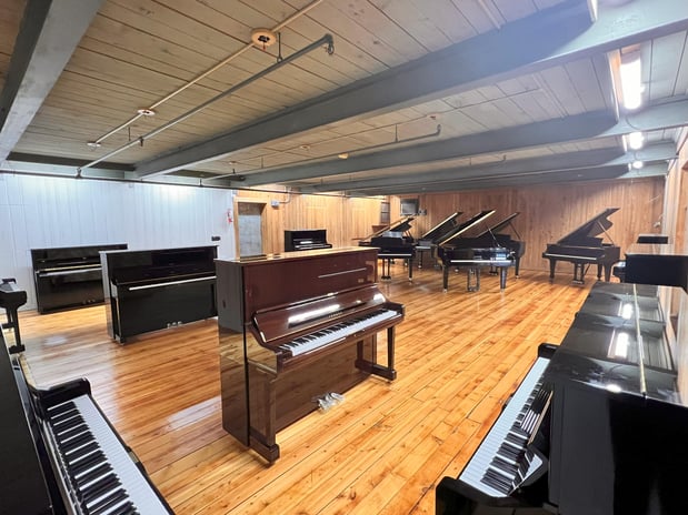 Images Falcetti Pianos Newton