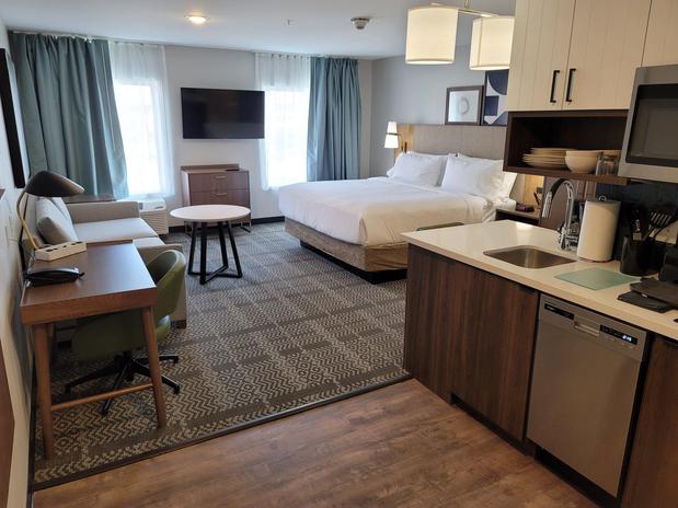 Images Staybridge Suites Louisville - Expo Center, an IHG Hotel