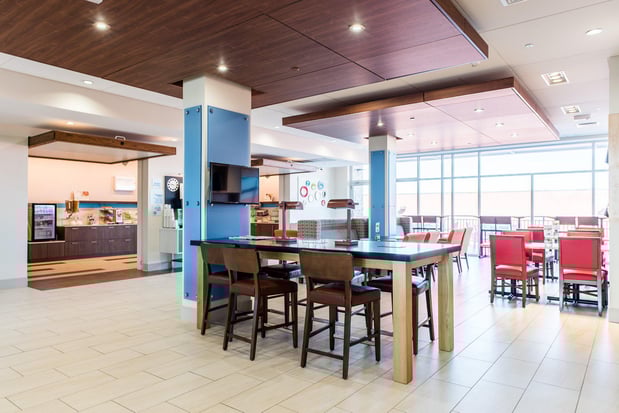 Images Holiday Inn Express & Suites Madison by IHG