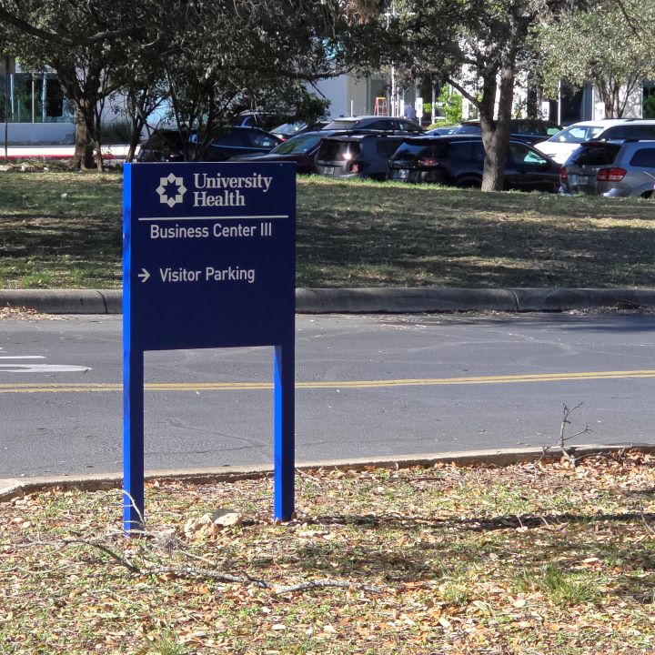 Visitor parking sign at Business Center 3