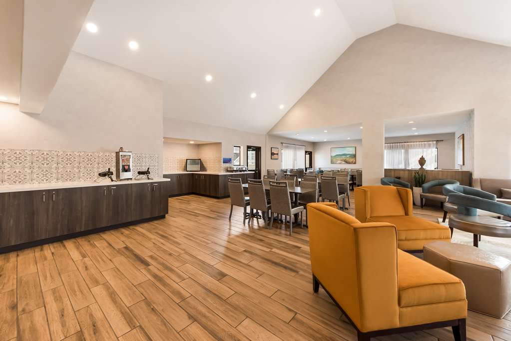 Lobby Lounge Area