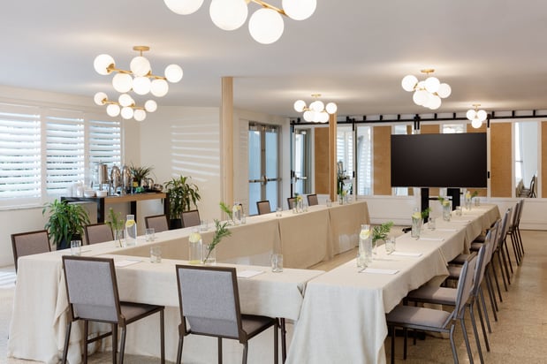 Images Kimpton Surfcomber Hotel by IHG