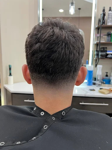 His Palace Men’s Grooming Image