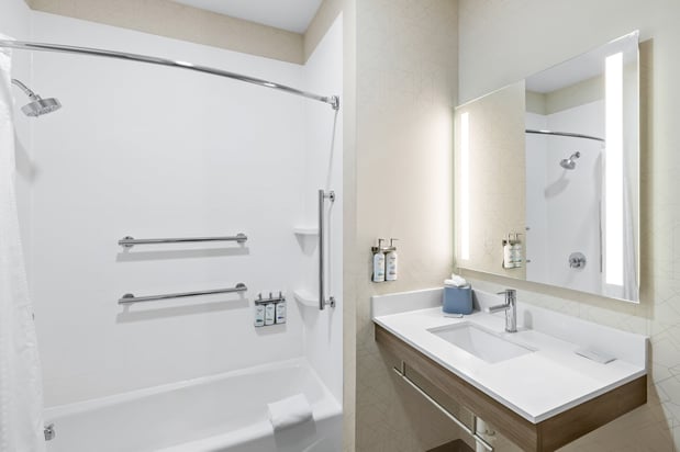 Images Holiday Inn Express & Suites Council Bluffs - Conv Ctr Area by IHG