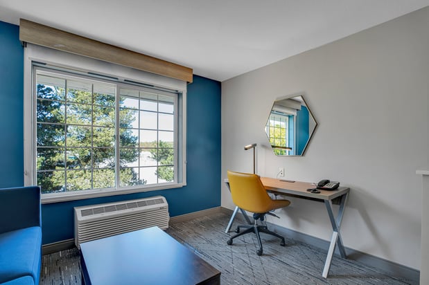 Images Holiday Inn Express & Suites Portland-Jantzen Beach by IHG