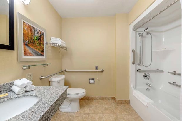 Images Best Western Plus New England Inn & Suites
