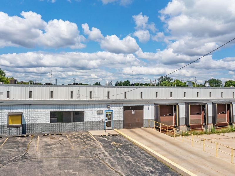 Beauty Image - Extra Space Storage at 4565 N Green Bay Ave, Milwaukee, WI 53209