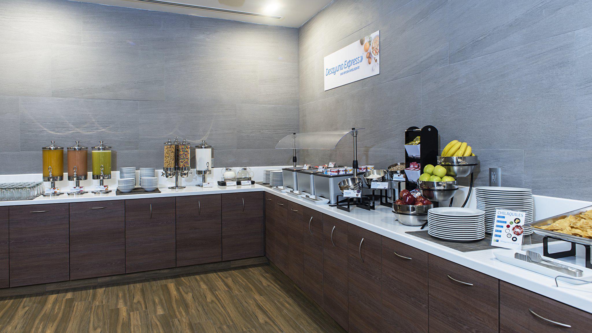 Images Holiday Inn Express Mexico - Toreo by IHG