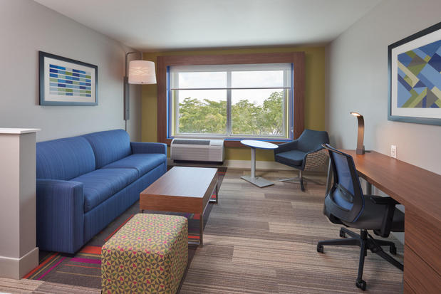 Images Holiday Inn Express & Suites Doral - Miami by IHG
