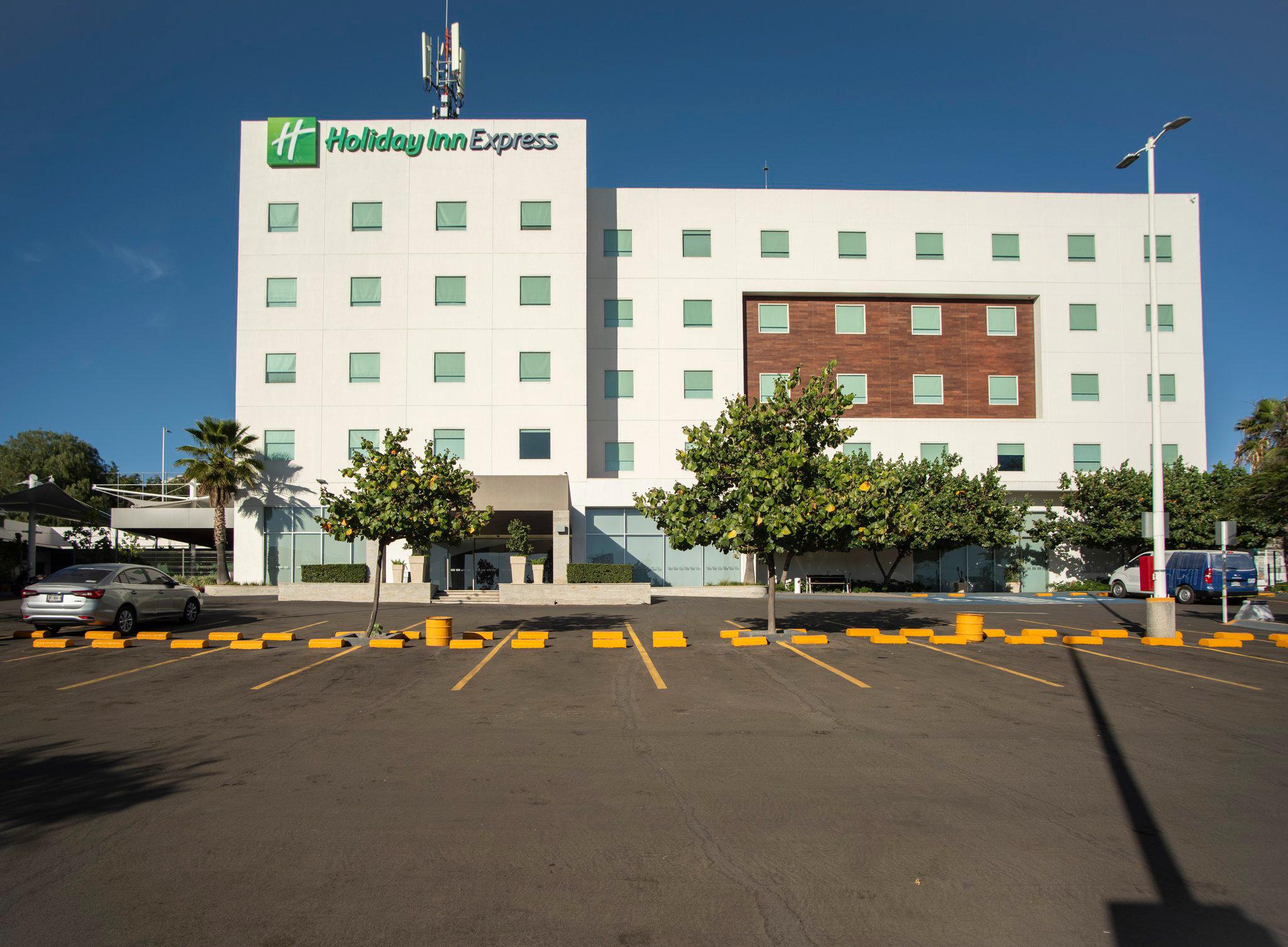 Images Holiday Inn Express Guadalajara Iteso, an IHG Hotel
