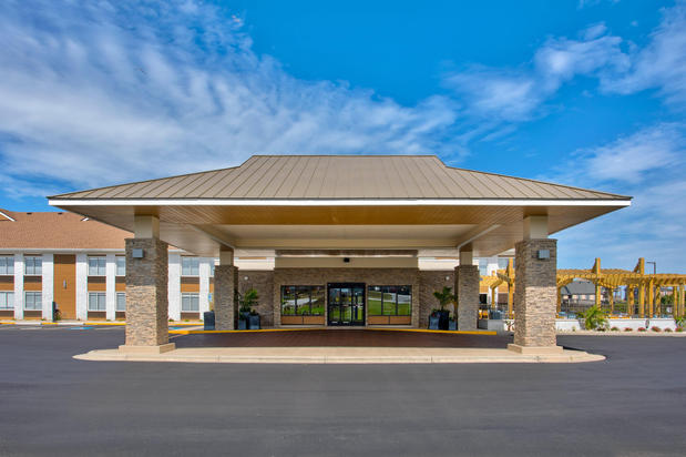 Images Holiday Inn Express Kitty Hawk – Outer Banks, an IHG Hotel