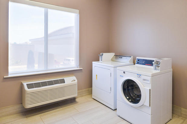 Images Holiday Inn Express & Suites Abilene Mall South by IHG