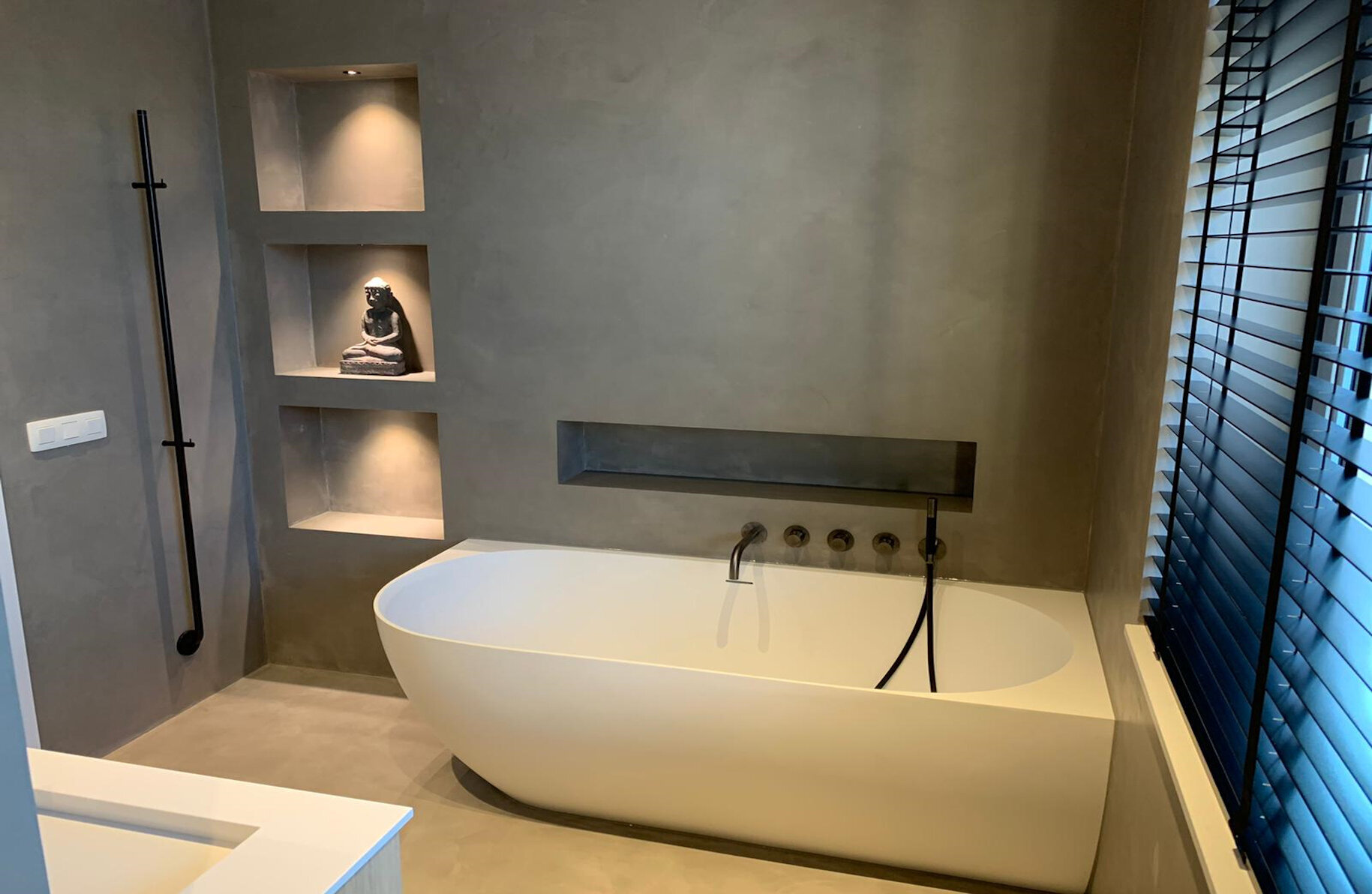 Fliesen und Fugenlos  Fugenloses Bad, Boden & Treppe - Design ohne Grenzen, Im Thurner Feld 13 in Köln