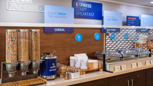 Images Holiday Inn Express Hickory-Hickory Mart by IHG