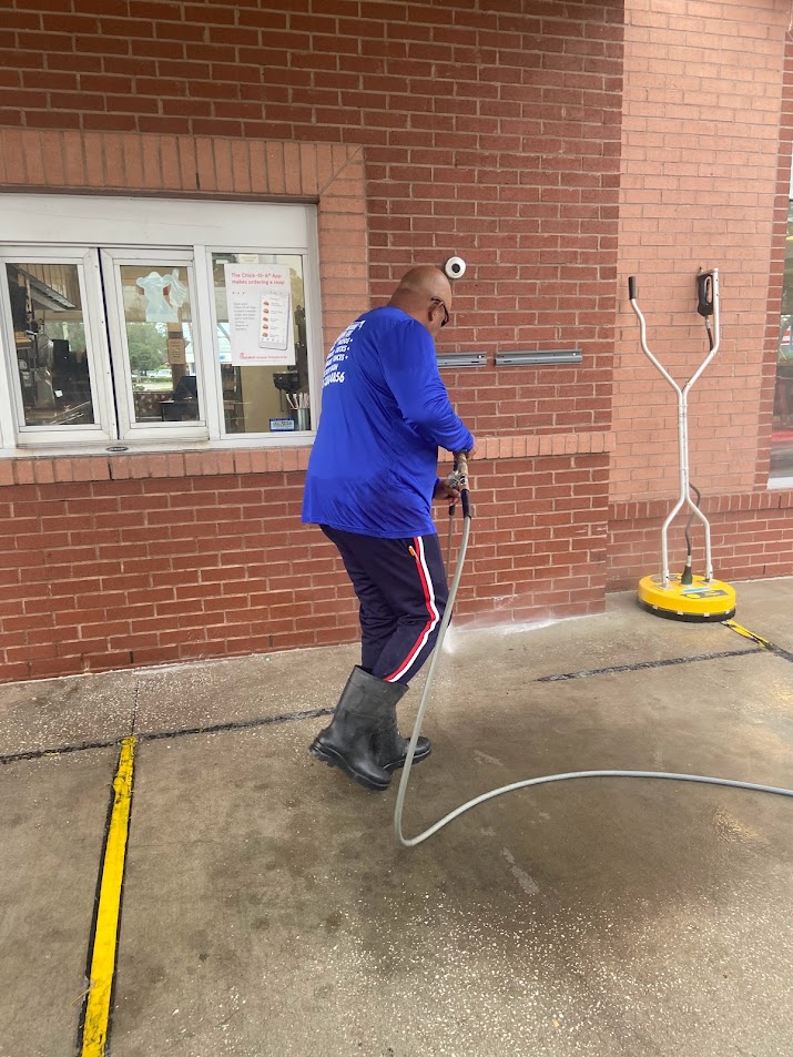 Keep your business exterior looking clean and professional with commercial pressure washing in Hunters Creek, FL. R & R Elite Pressure Washing provides dependable exterior cleaning for businesses and commercial properties.