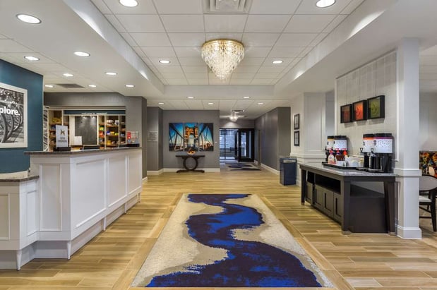 Images Hampton Inn & Suites Newport/Cincinnati