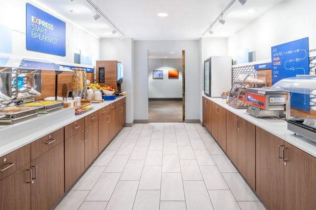 Images Holiday Inn Express & Suites Colorado Springs-First & Main by IHG