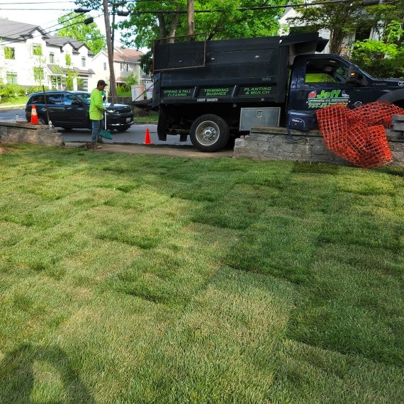 Landscaping and Maintenance- landscaping, maintenance & construction services Jeff