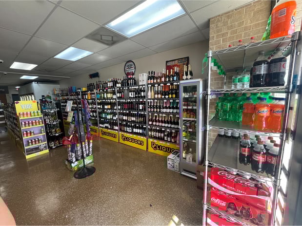 Images DC Liquors - NW Military