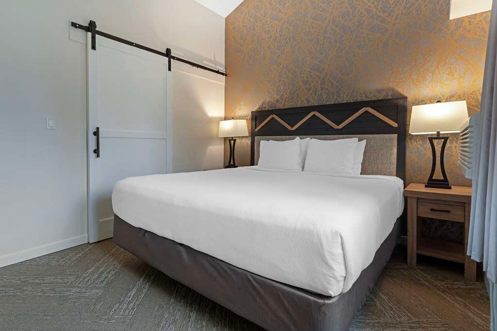 Master two suite Best Western Plus Inn At The Vines Napa (707)257-1930