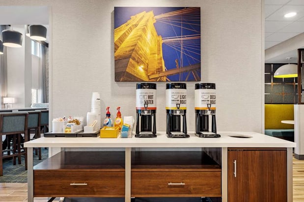 Images Hampton Inn Suites Cincinnati West