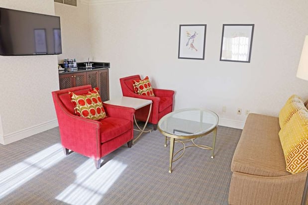 Images The Hotel Roanoke & Conference Center, Curio Collection by Hilton