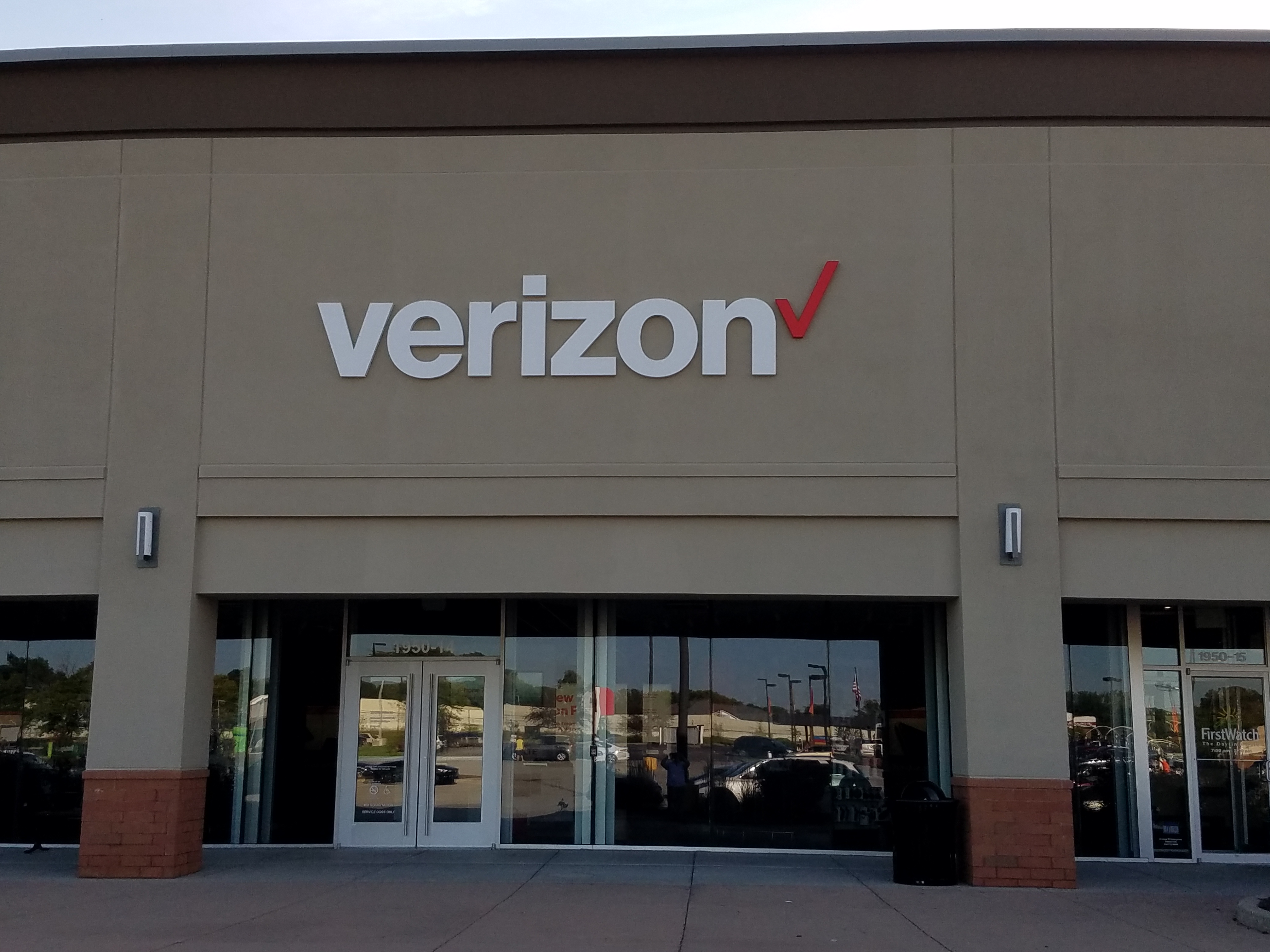 Verizon Coupons near me in Carmel, IN 46033 | 8coupons
