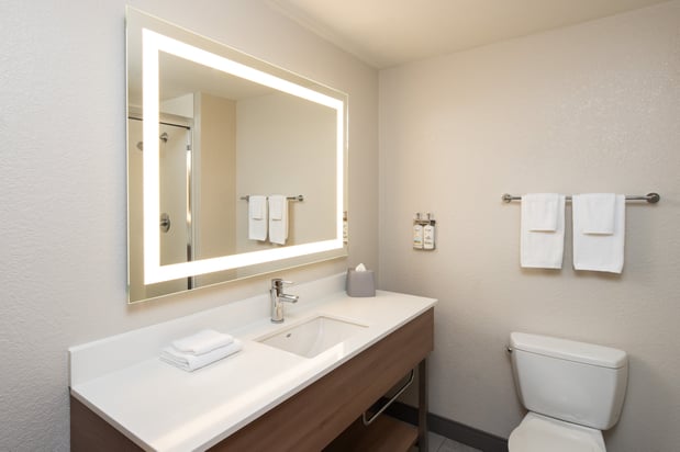 Images Holiday Inn Express Miami Airport-Blue Lagoon Area by IHG