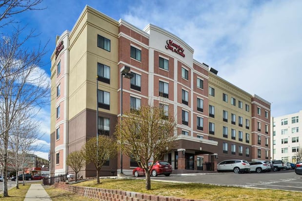 Images Hampton Inn & Suites Denver-Speer Boulevard
