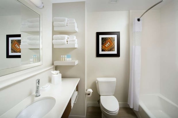 Images Hampton Inn & Suites Falls Church