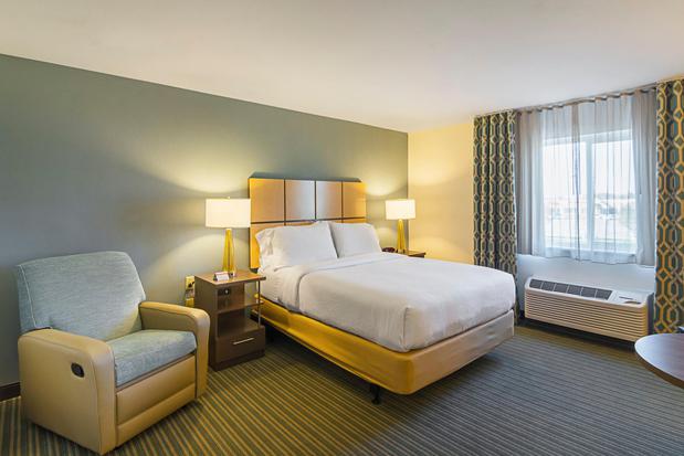 Images Candlewood Suites Pensacola - University Area, an IHG Hotel