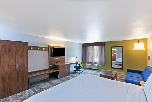 Images Holiday Inn Express & Suites Dallas Lewisville, an IHG Hotel