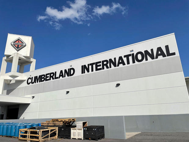 Images Cumberland International Trucks