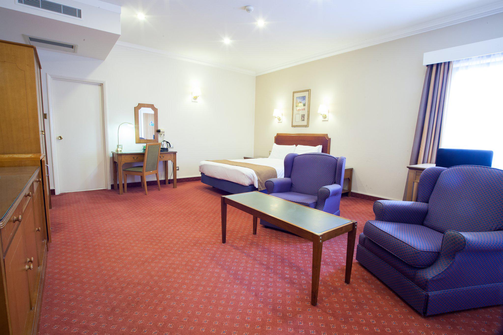 Holiday Inn Corby - Kettering A43, an IHG Hotel Corby 01536 401020