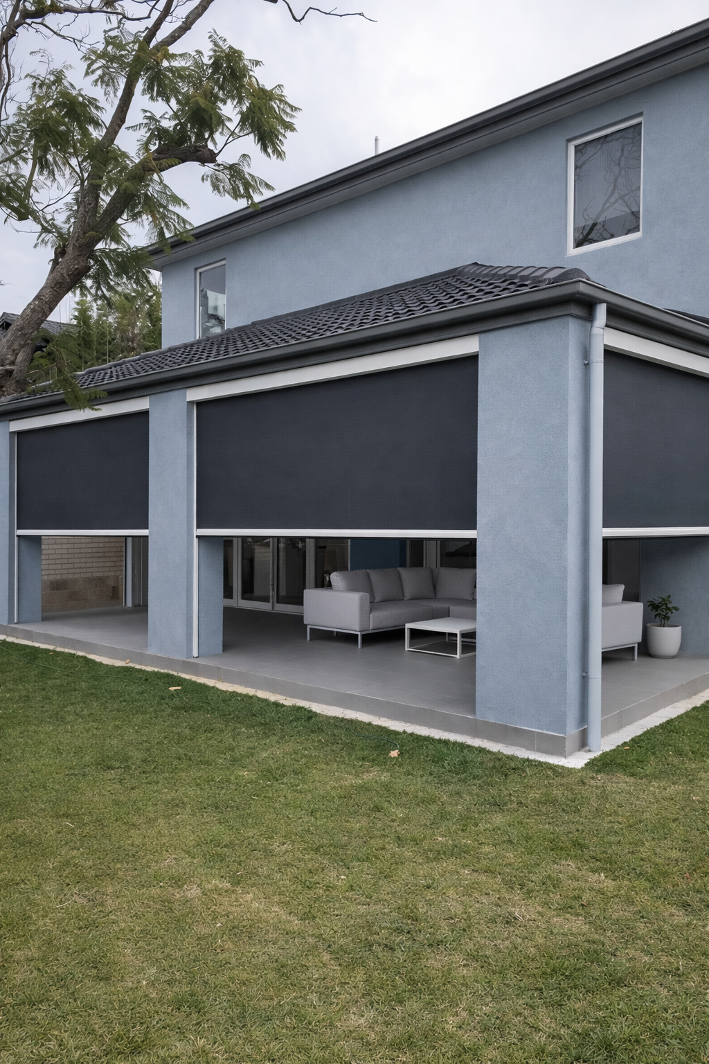 Blinds 
Indoor and Outdoor 
Call us to schedule your FREE estimate at (786) 597-1085. 