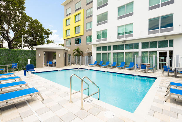 Images Holiday Inn Express & Suites Doral - Miami by IHG