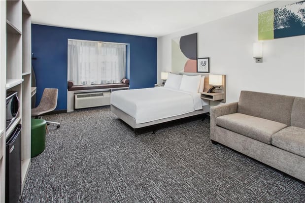 Images Spark by Hilton Rochester South