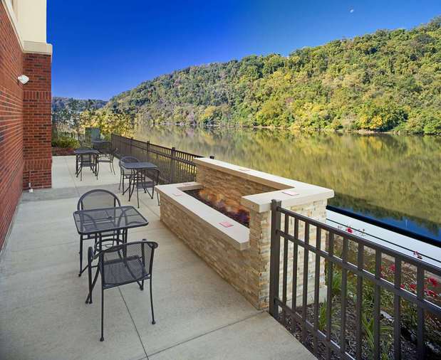 Images Hampton Inn & Suites Pittsburgh/Waterfront-West Homestead