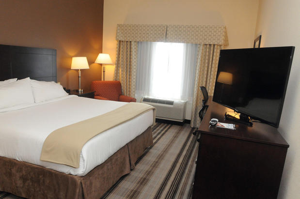 Images Holiday Inn Express & Suites Cambridge, an IHG Hotel
