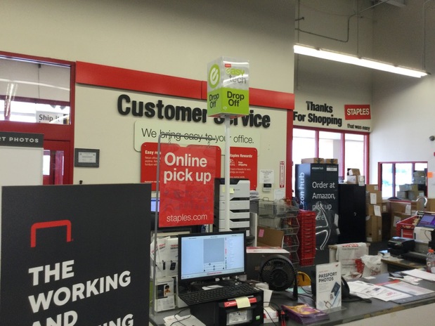 Images CLOSED - Staples
