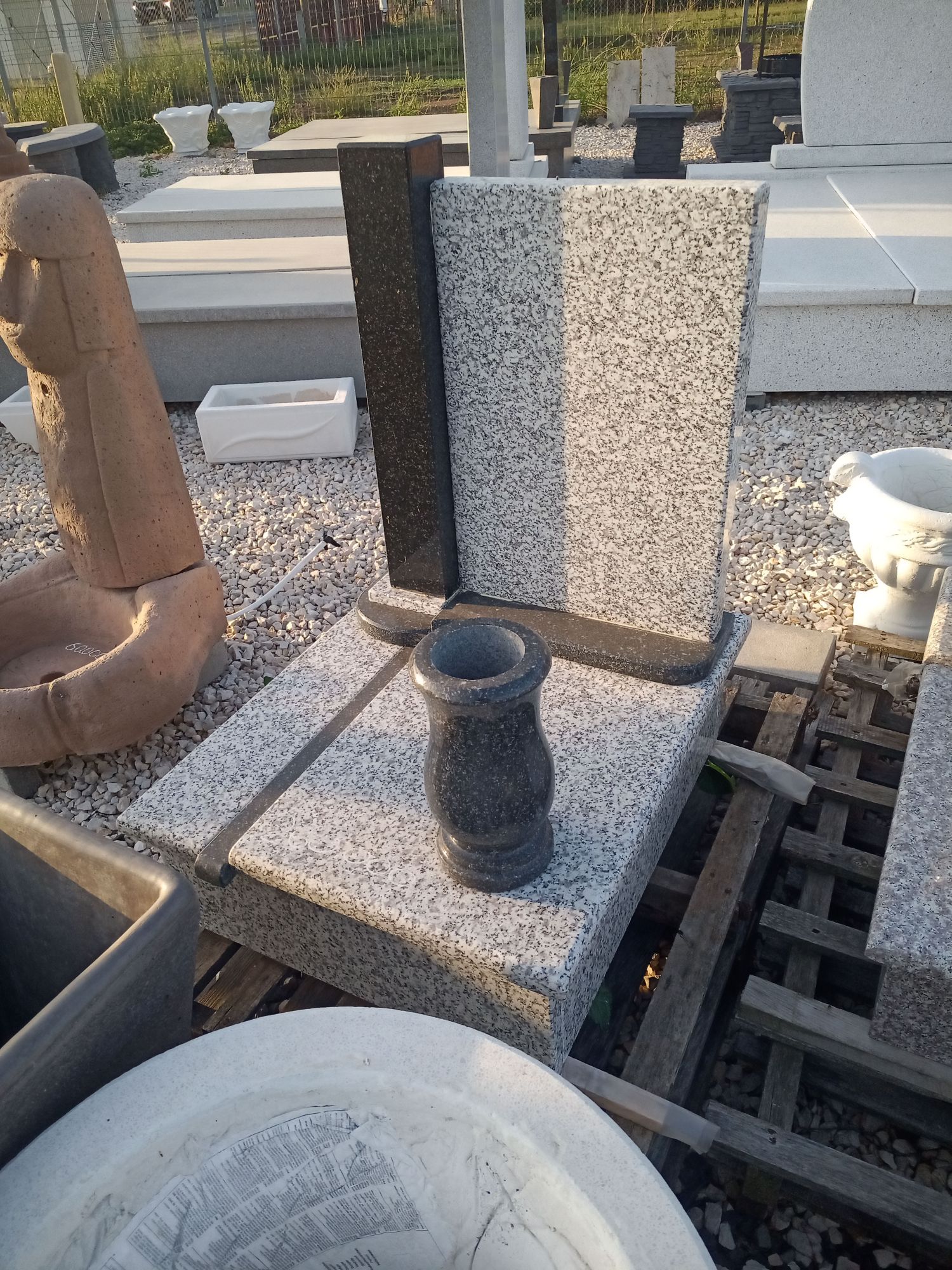 Images VARGA ZOLTÁN KŐFARAGÓ-MŰKŐKÉSZÍTŐ