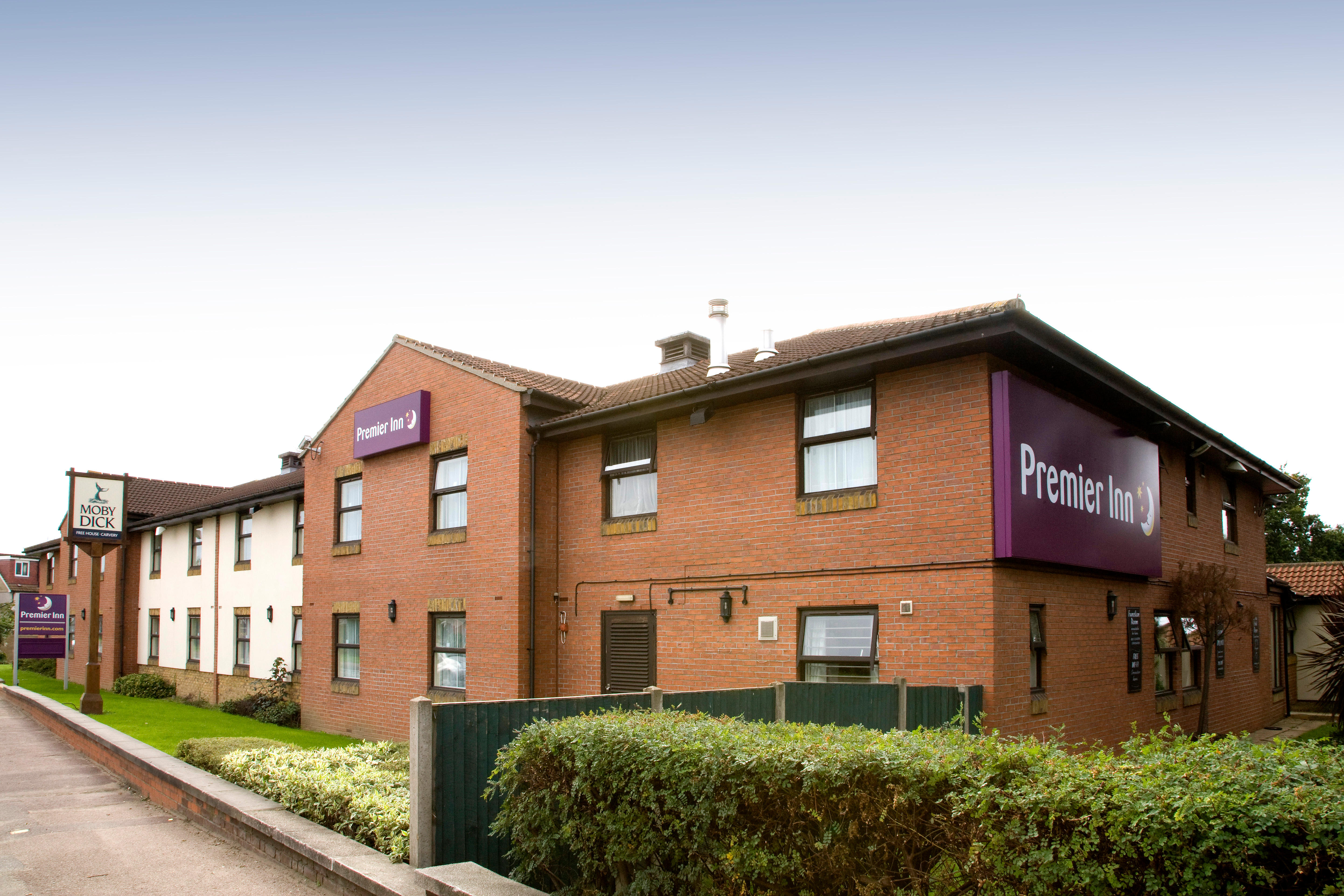 Premier Inn London Romford West hotel exterior Premier Inn London Romford West hotel Romford 03333 218453