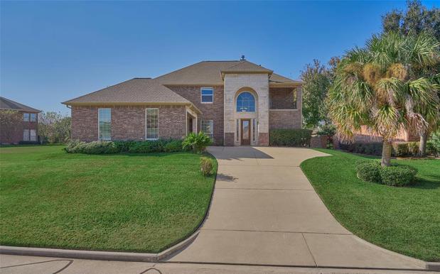 Images Ruth Stultz - Real Estate Agent