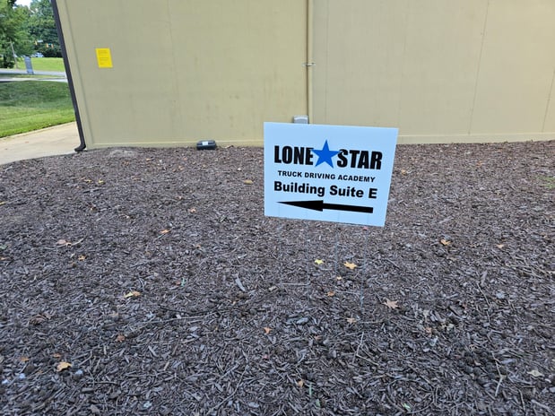 Images Lone Star Truck Driving Academy - Greensboro