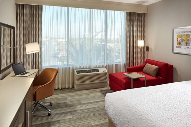 Images Hampton Inn Long Beach Airport